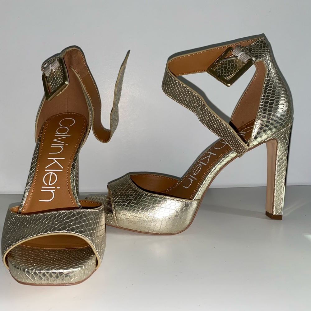 Heels - Picture 3 of 7